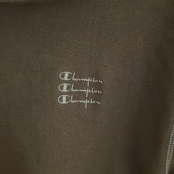 Champion reverse weave hoodie bundle to get a better deal smoke/animal free home - Picture 4 of 9